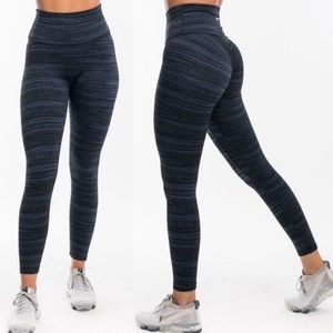 Echt Essentia Scrunch Legging